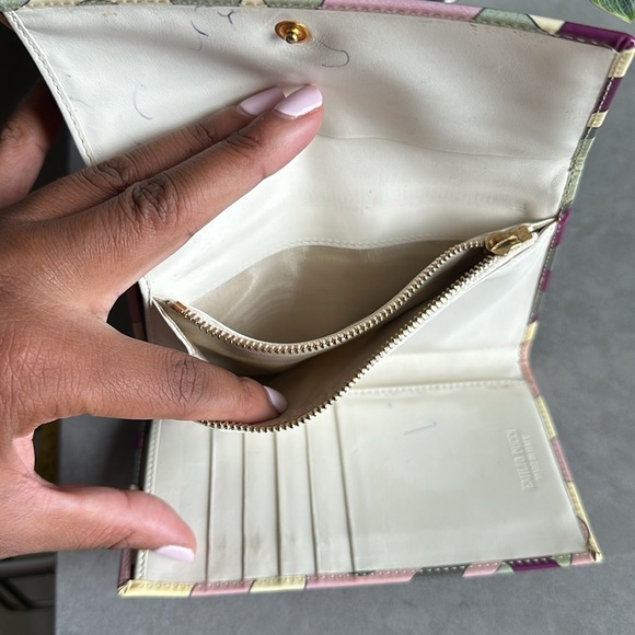 Authentic Emilio Pucci Wallet - Picture 7 of 9